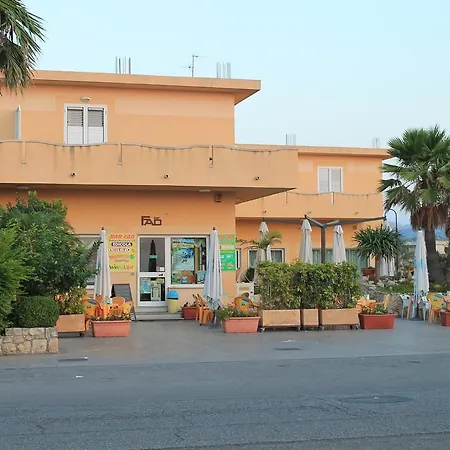 Zefiro Apartahotel Siderno